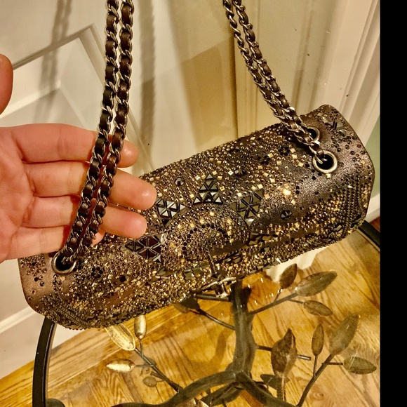 Chanel handbag - Picture 1 of 15